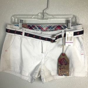 NWT Wallflower White Shorts Belt Size 11 juniors